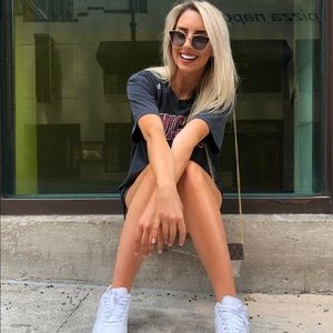 Meet your Posher, Alexis